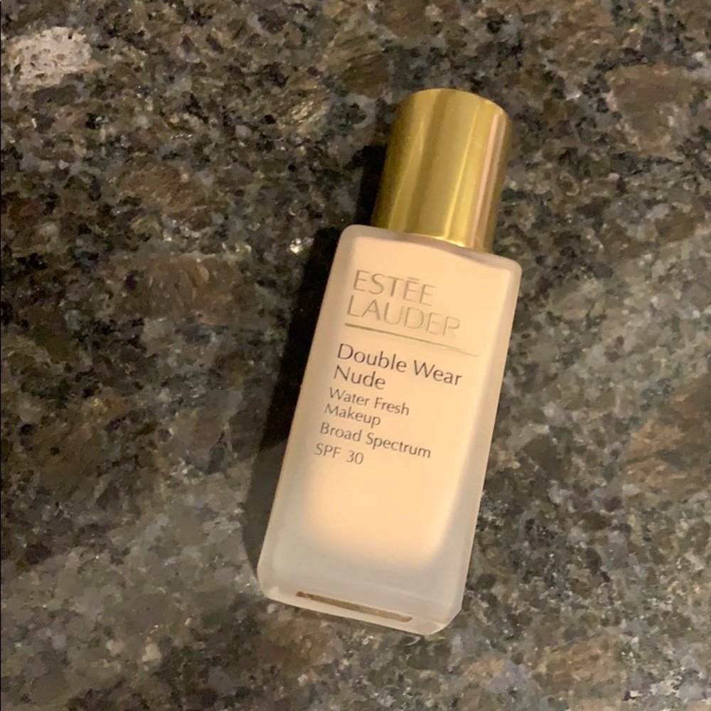 Estée Lauder double wear nude